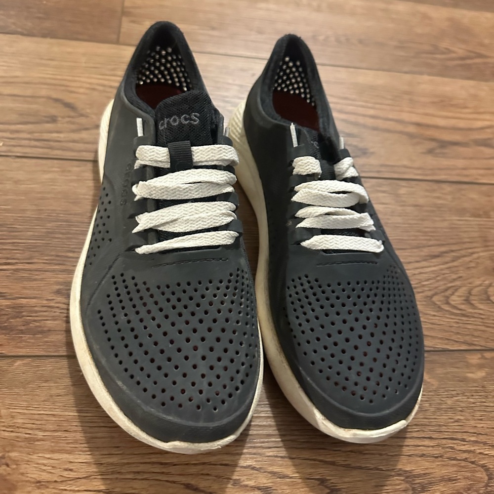 Crocs Sneakers